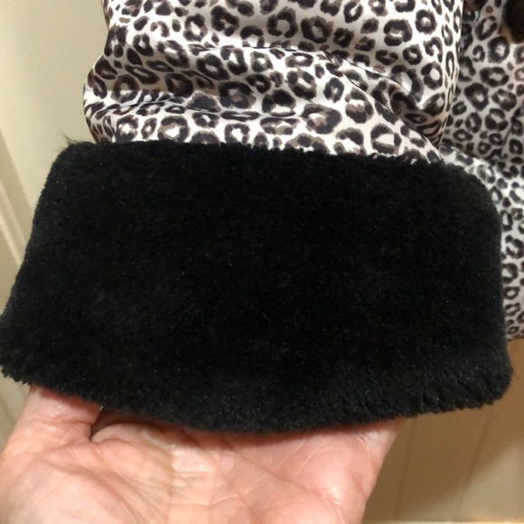 KC Collections fleeced-lined child’s coat - Picture 4 of 6